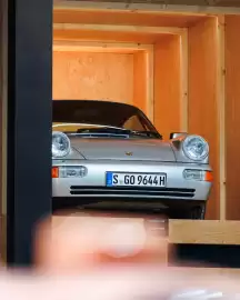 Porsche catalogue Page 3