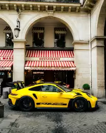 Porsche catalogue Page 3