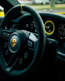 Porsche catalogue Page 4