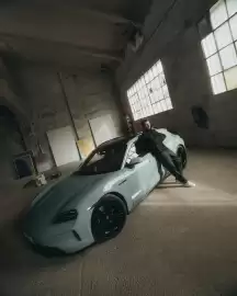 Porsche catalogue Page 1