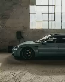 Porsche catalogue Page 2