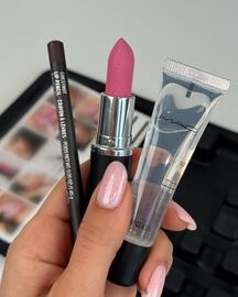 Catálogo MAC Cosmetics Página 1