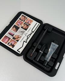 Catálogo MAC Cosmetics Página 2