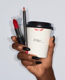 Catálogo MAC Cosmetics Página 2
