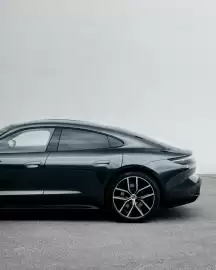 Porsche catalogue Page 2