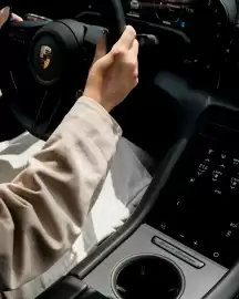 Porsche catalogue Page 3