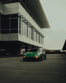 Porsche catalogue Page 4
