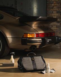 Porsche catalogue Page 3