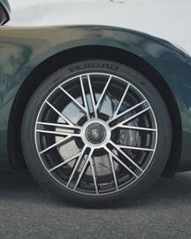 Porsche catalogue Page 3