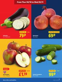 Lidl leaflet week 44 Page 3