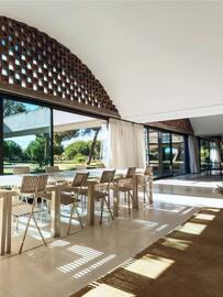 Catálogo Pronovias Página 2