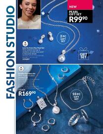 AVON catalogue Page 124