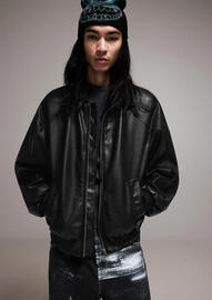 Volantino Bershka Pagina 13