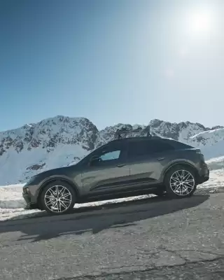 Porsche catalogue (valid until 8-01)