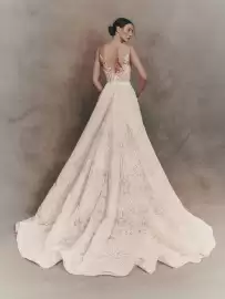 Catálogo Pronovias Página 3