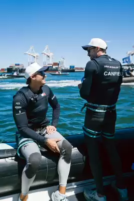 Catálogo Tommy Hilfiger (válido até 31-01)