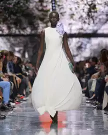 Folleto Dior Página 2