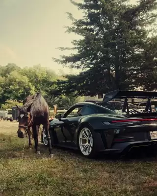 Porsche catalogue (valid until 17-02)