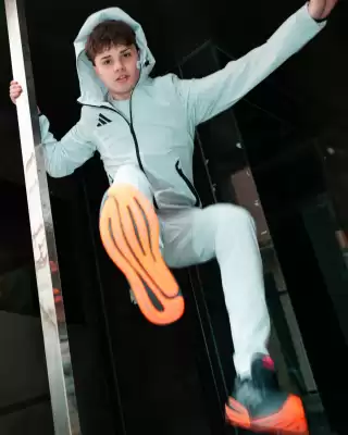 Catálogo Deportes Blanes (válido hasta el 4-04)