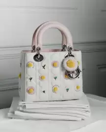 Folleto Dior Página 2