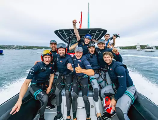 Catálogo Tommy Hilfiger (válido até 10-03)