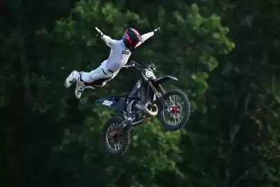 Catálogo Nikon Página 2