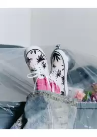 Vans leták Strana 2