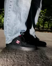 Catálogo DC Shoes semana 17 Página 2