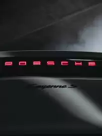 Porsche catalogue Page 3