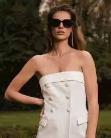 Catálogo BCBGMAXAZRIA semana 18 Página 1