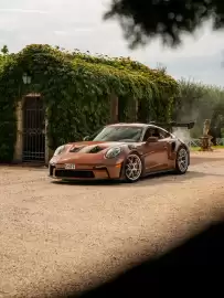 Porsche catalogue Page 2
