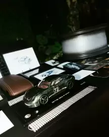 Porsche catalogue Page 4