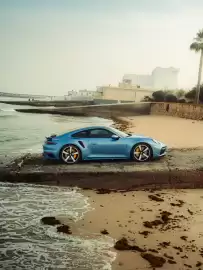 Porsche catalogue Page 4