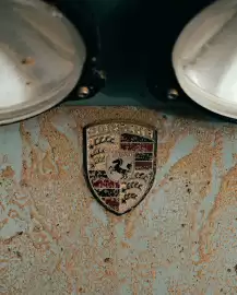 Porsche catalogue Page 4