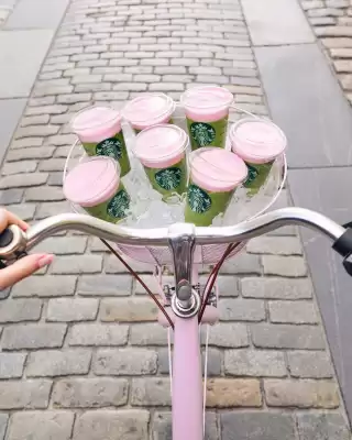 Starbucks (valid până la 8-07)