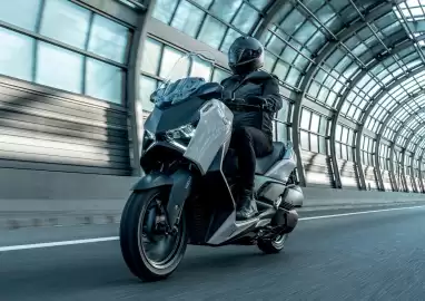 Yamaha Prospekt Seite 10