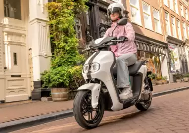 Yamaha Prospekt Seite 28