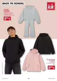 Volantino KiK Pagina 5: Immagine creata con il supporto di applicazioni Al. BACK TO SCHOOL Completo da jogging da bambino