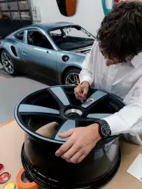 Porsche catalogue week 32 Page 1