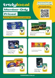 Foodworks catalogue week 33 Page 1: Perfect Italiano Shredded Cheese €7,00, Four'n Twenty Party Pies or Sausage Rolls €7,00