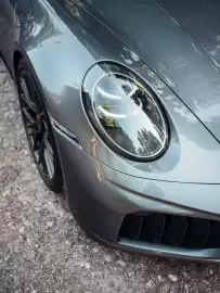 Porsche catalogue Page 6
