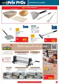 Catalogue METRO page 25: MATFER Grattoir à manche avec lame €13,57, LILLY CODROIPO Pelle à pizza €44,77