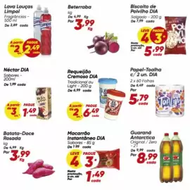 Tabloide Dia Página 3: De - beterraba €3,99, Dia - macarrão instantâneo €1,49