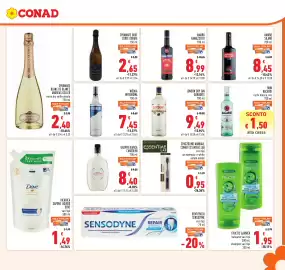 Volantino Conad Pagina 21: Grappa bianca Candolini €8,40, Spazzolino manuale Conad Essentiae Lab €0,95