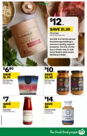 Woolworths catalogue week 35 Page 28: Tullyz Curry Sauce €10,00, Jimoto Foods Dressings €14,00