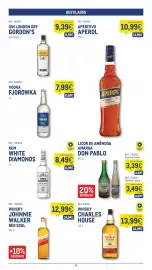 Catálogo Makro semana 35 Página 18: Whisky johnnie walker red soul €12,99, Aperitivo aperol €10,99