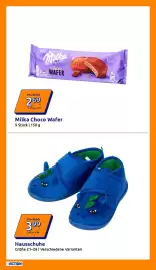 Action Flugblatt woche 35 Seite 14: Milka Choco Wafer €2,69, Hausschuhe €3,99