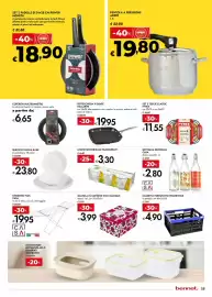 Volantino Bennet Pagina 25: Bicchieri origami trasparenti €3,30, Bottiglia decorata casa €2,80
