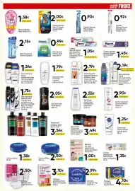 Folleto Cash FROIZ Página 15: Signal crema dental bicarbonato anticaries €1,05, Tresemme mascarilla €3,49