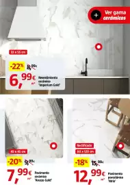 Catálogo Bauhaus Página 23: Pavimento cerámico 'Arezzo Gold' €7,99, Pavimento porcelánico 'Atrio' €12,99